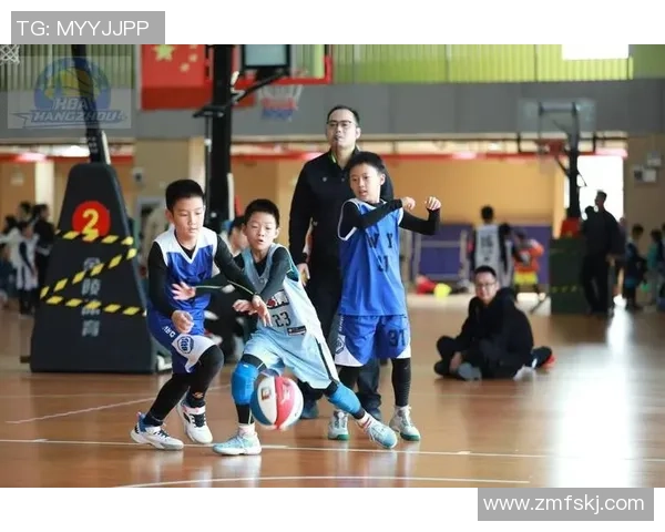 热爱篮球与足球的明星们如何在赛场上展现激情与才华