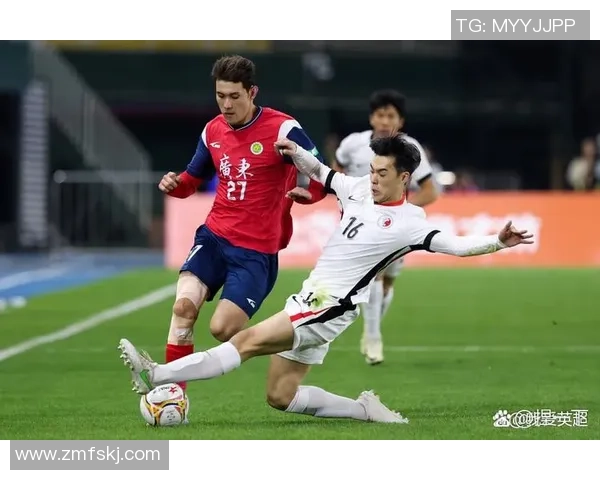 知名足球明星遭遇意外被狗咬伤医生紧急救治引发广泛关注