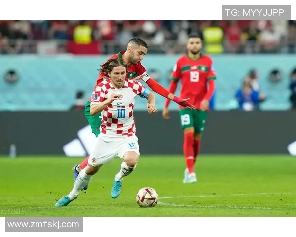 重庆足球队在世界杯预选赛中的拼搏历程与奋斗精神展现